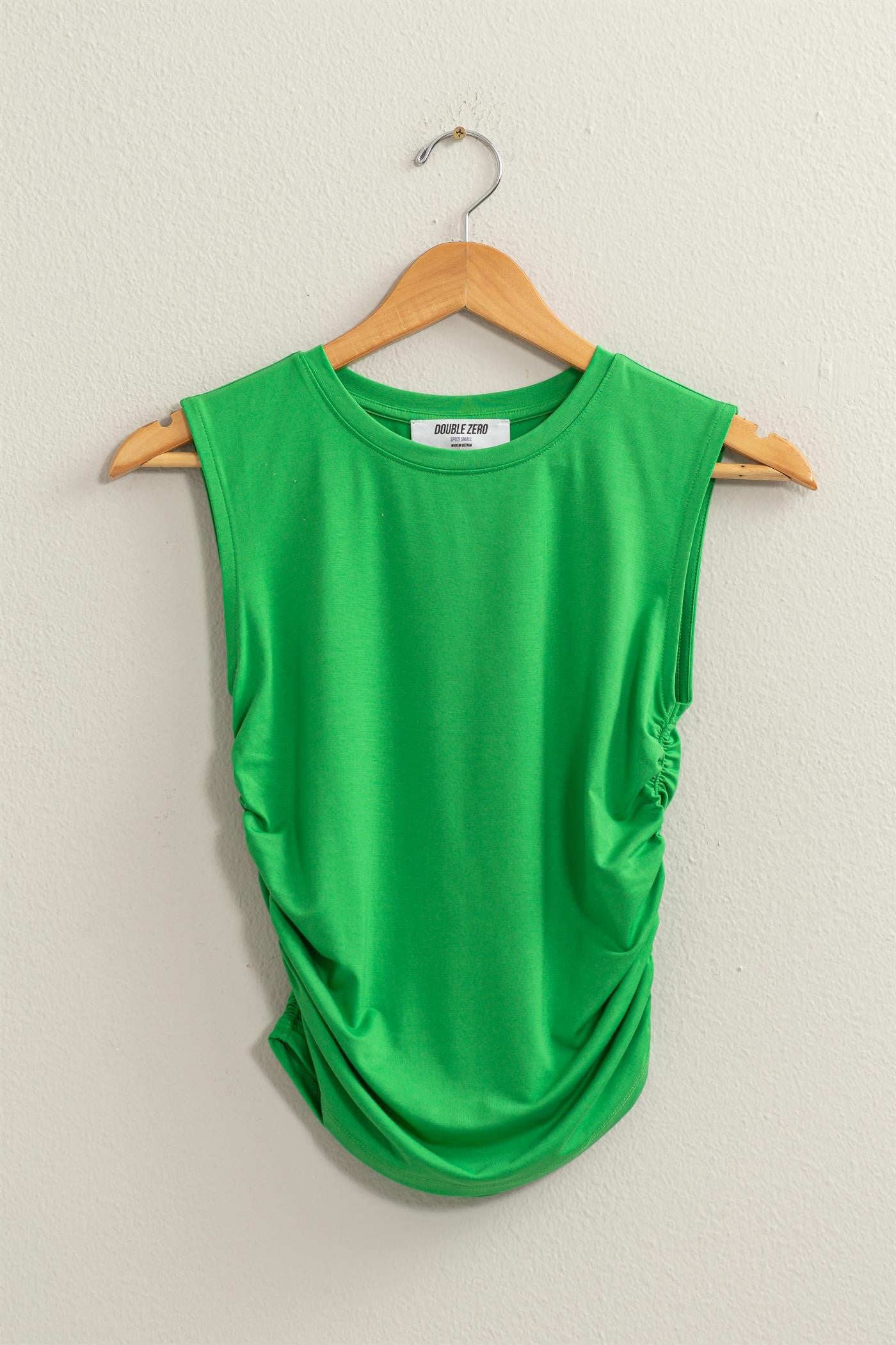 RUCHED SLEEVELESS TOP GREEN